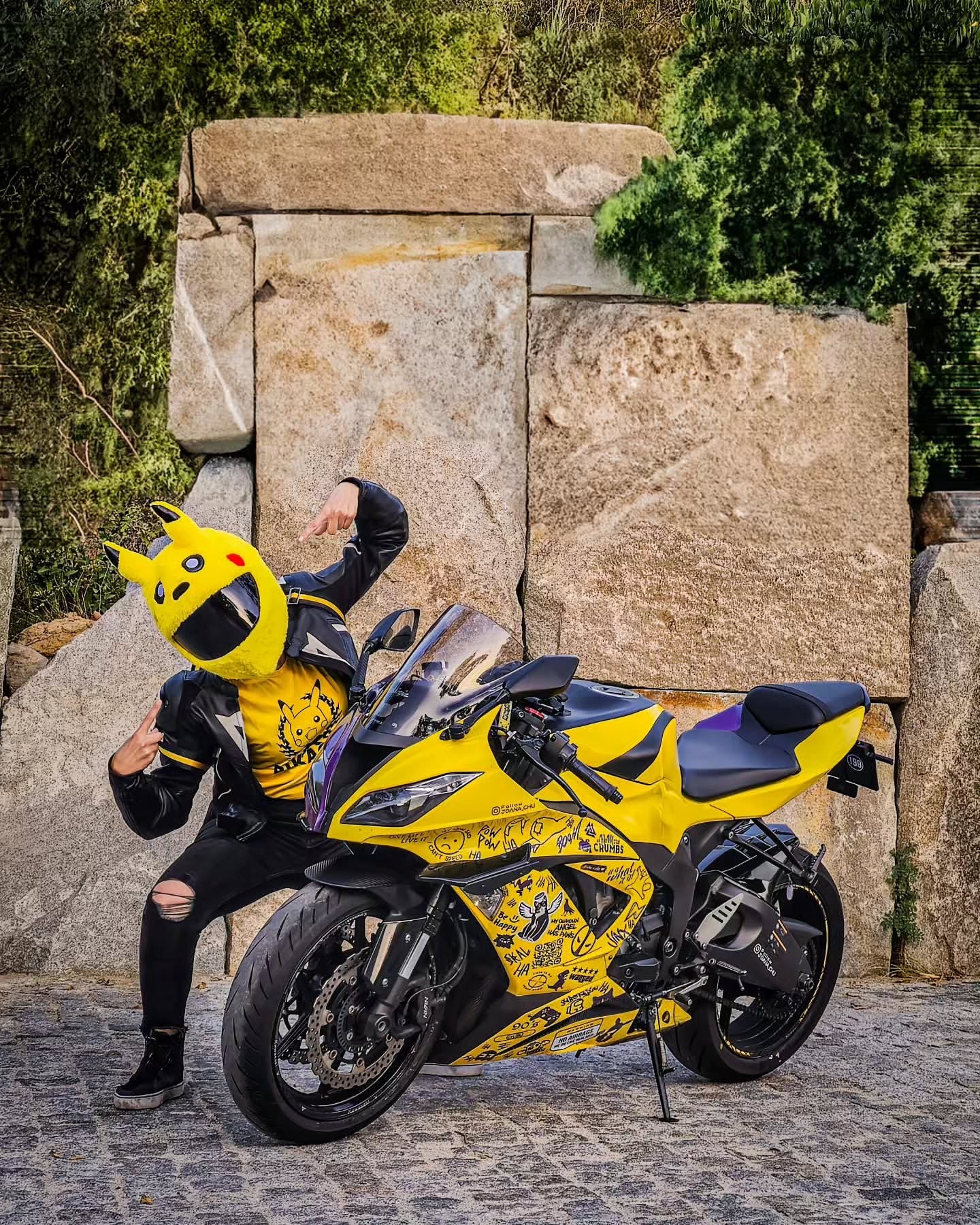 Motorcycle Helmet Cover - Pikachu — imagem 3